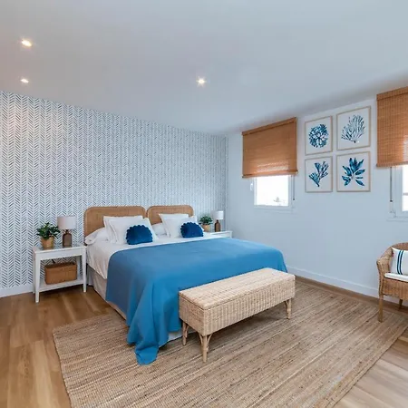 Apartment Atico Cholas By The *